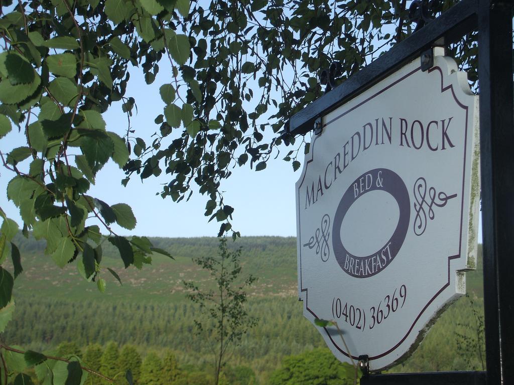 Macreddin Rock Bed & Breakfast Огрим Екстериор снимка